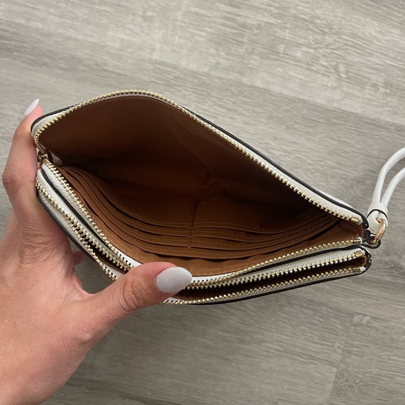 COACH - Double Zip Wallet In Signature Canvas Leather - Picture 7 of 8